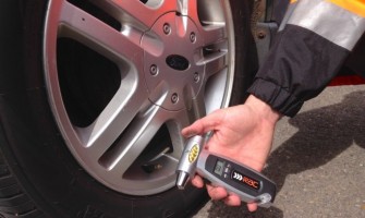 میزان باد تایر خودرو، چک کردن باد لاستیک چگونه است؟
